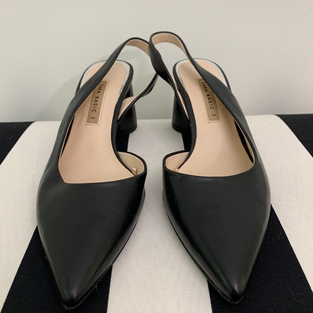 BLACK SLINGBACK HEELS